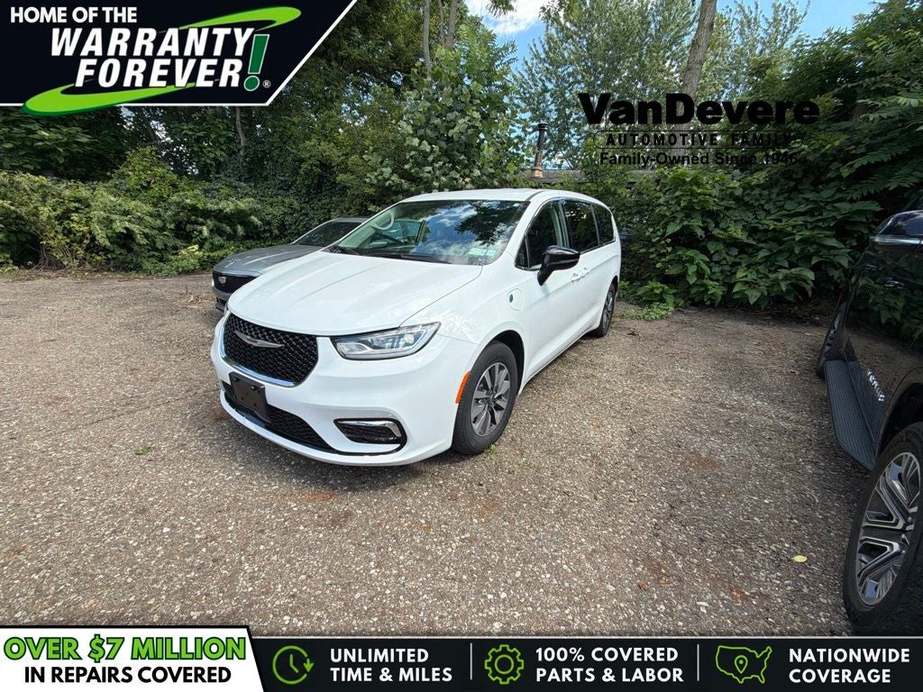 2024 Chrysler Pacifica Hybrid Select