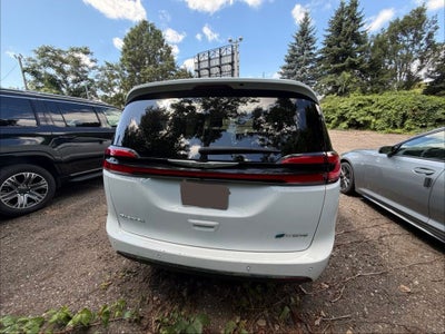 2024 Chrysler Pacifica Hybrid Select