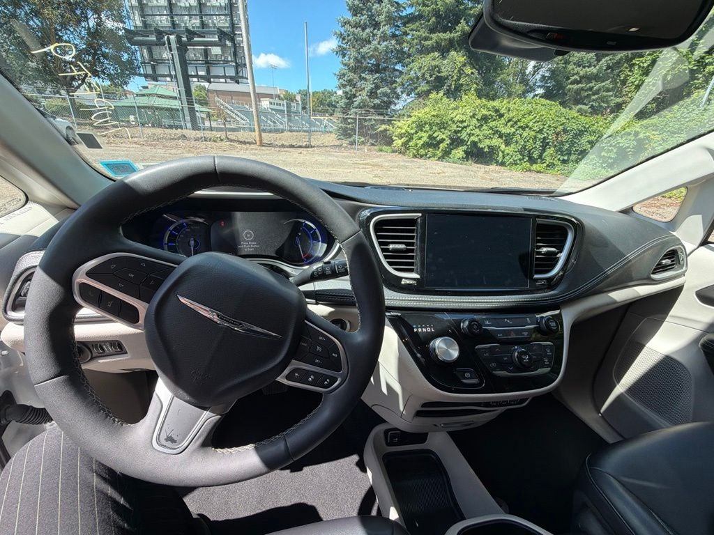 2024 Chrysler Pacifica Hybrid Select