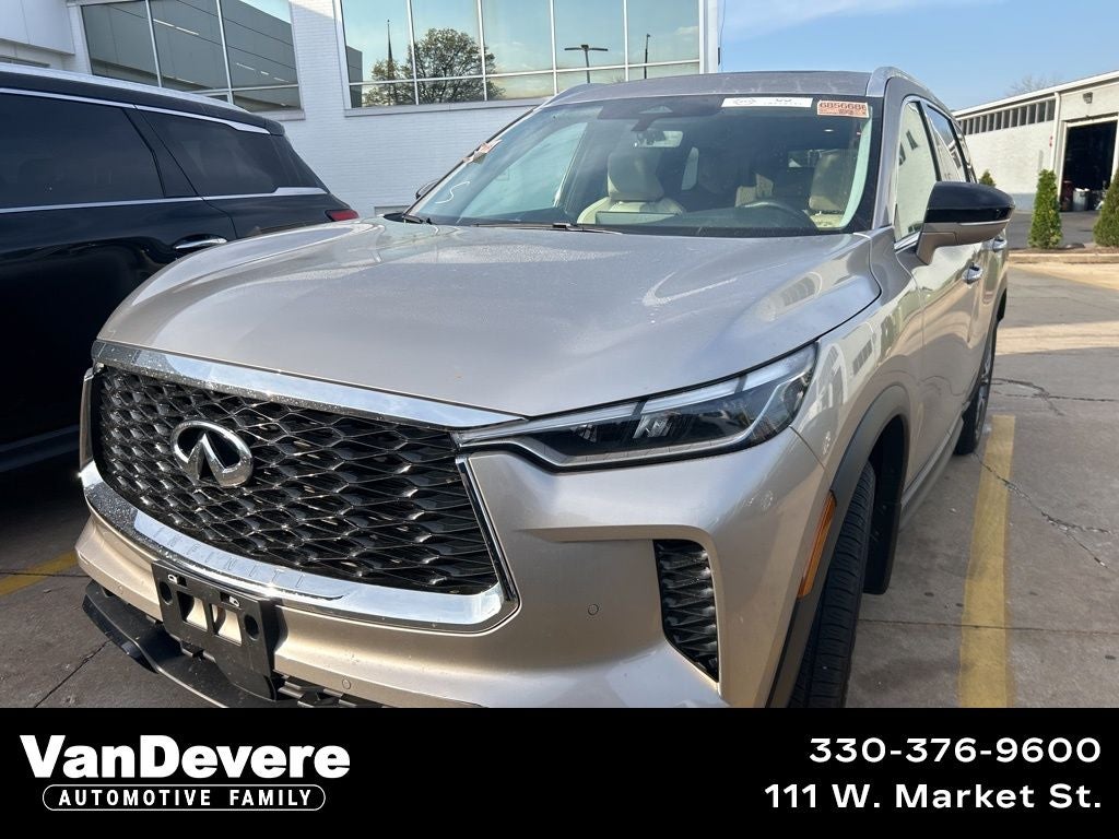 2023 INFINITI QX60 LUXE