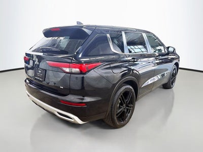 2024 Mitsubishi Outlander SE