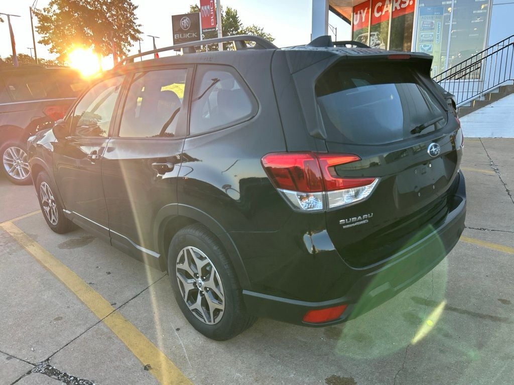 2023 Subaru Forester Premium