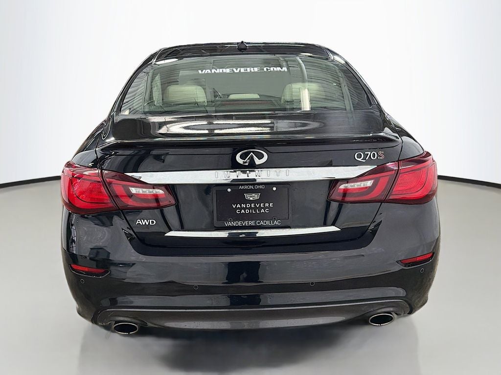 2016 INFINITI Q70 3.7X