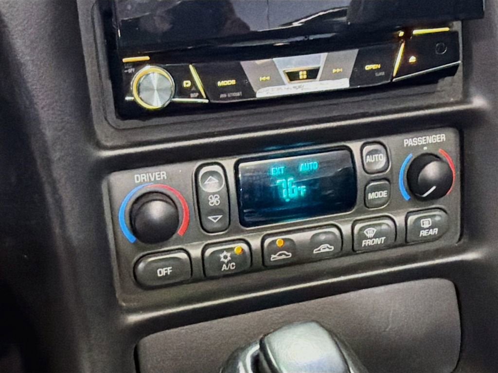 2004 Chevrolet Corvette NA