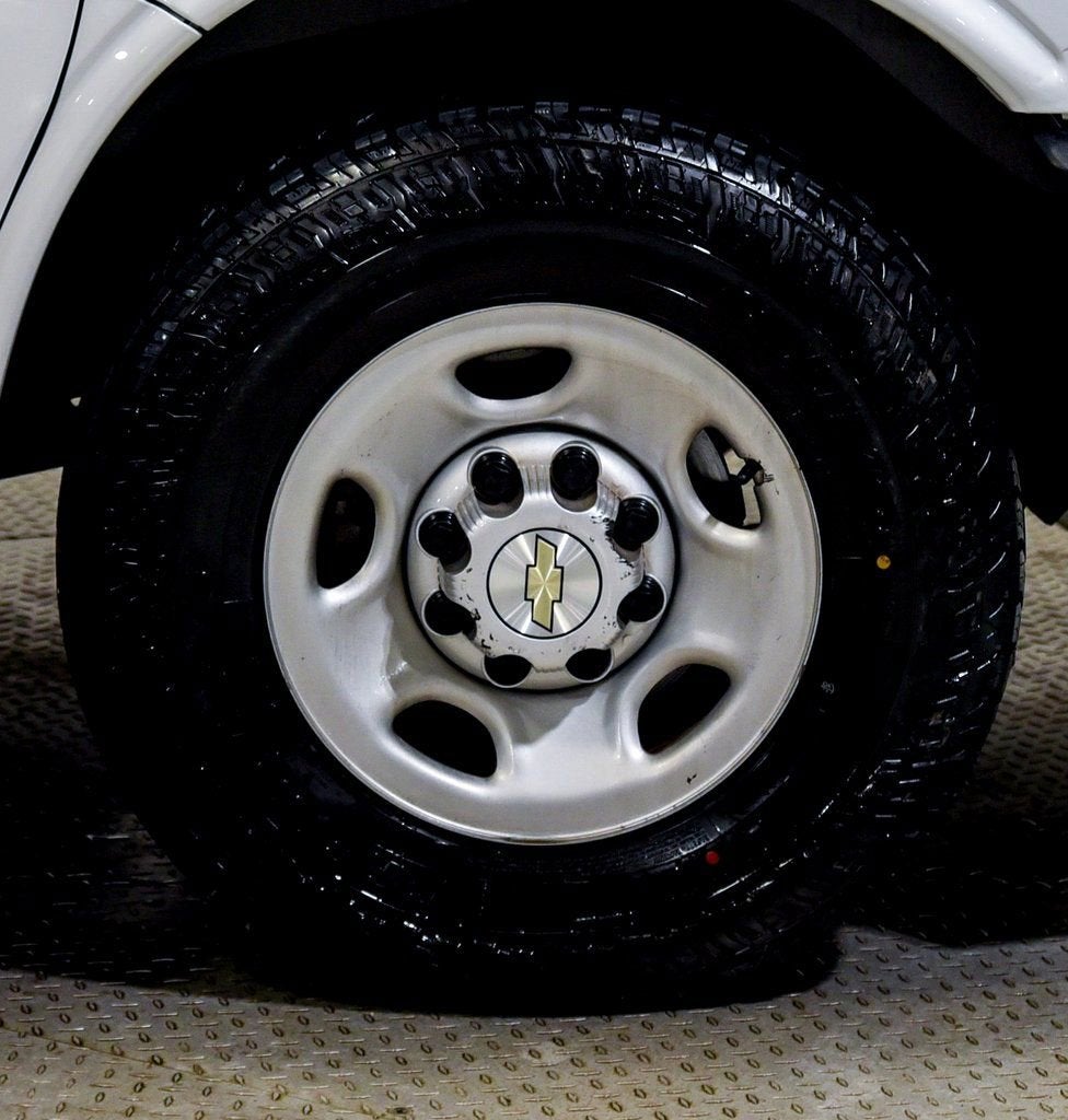 2023 Chevrolet Express Passenger 3500 1LS