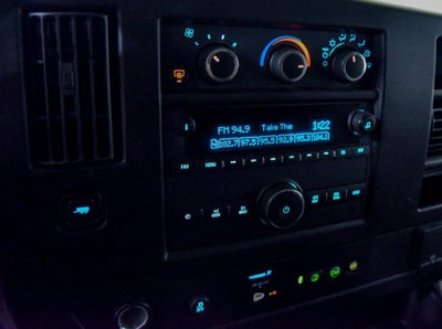 2023 Chevrolet Express Passenger 3500 1LS