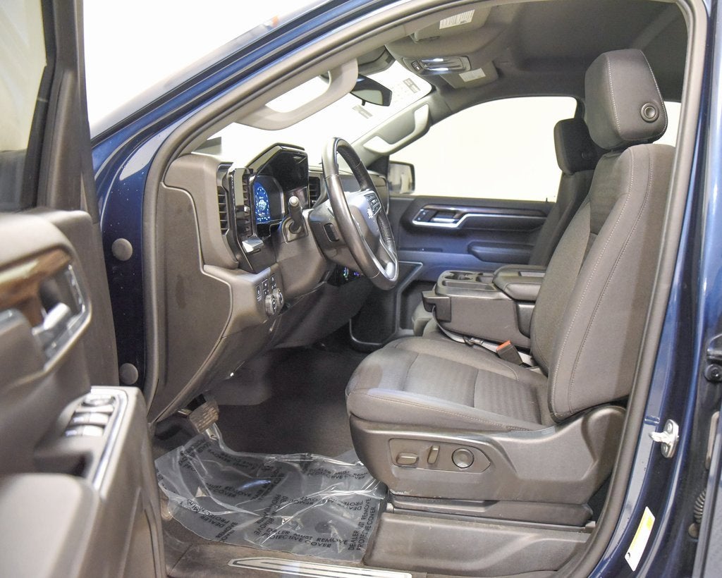 2022 Chevrolet Silverado 1500 LT (2FL)