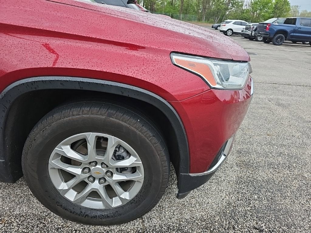 2021 Chevrolet Traverse LT Cloth
