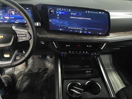 2025 Chevrolet Suburban LS