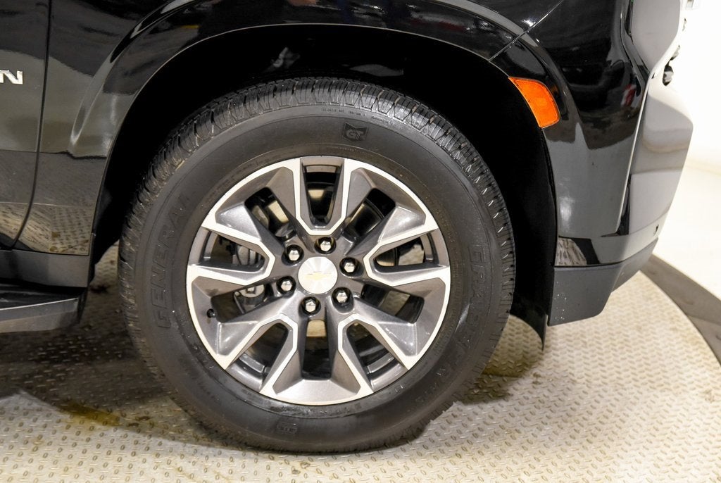 2023 Chevrolet Suburban LS