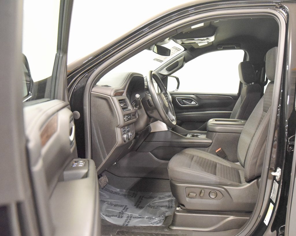 2023 Chevrolet Suburban LS