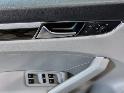 2019 Volkswagen Passat 2.0T SE R-Line