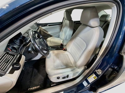 2019 Volkswagen Passat 2.0T SE R-Line