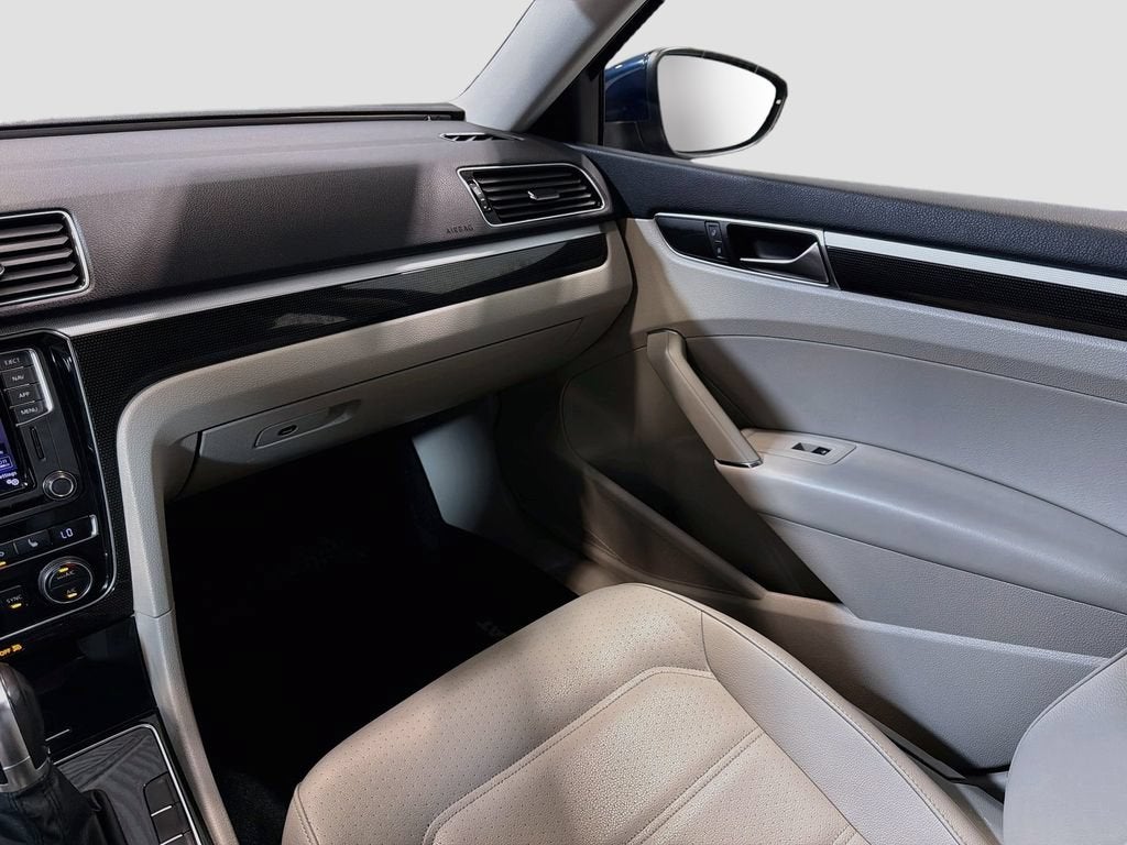 2019 Volkswagen Passat 2.0T SE R-Line