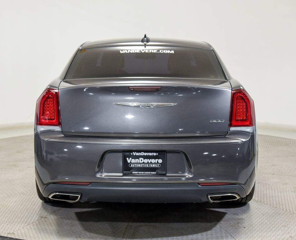 2019 Chrysler 300 Touring