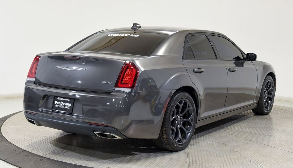 2019 Chrysler 300 Touring