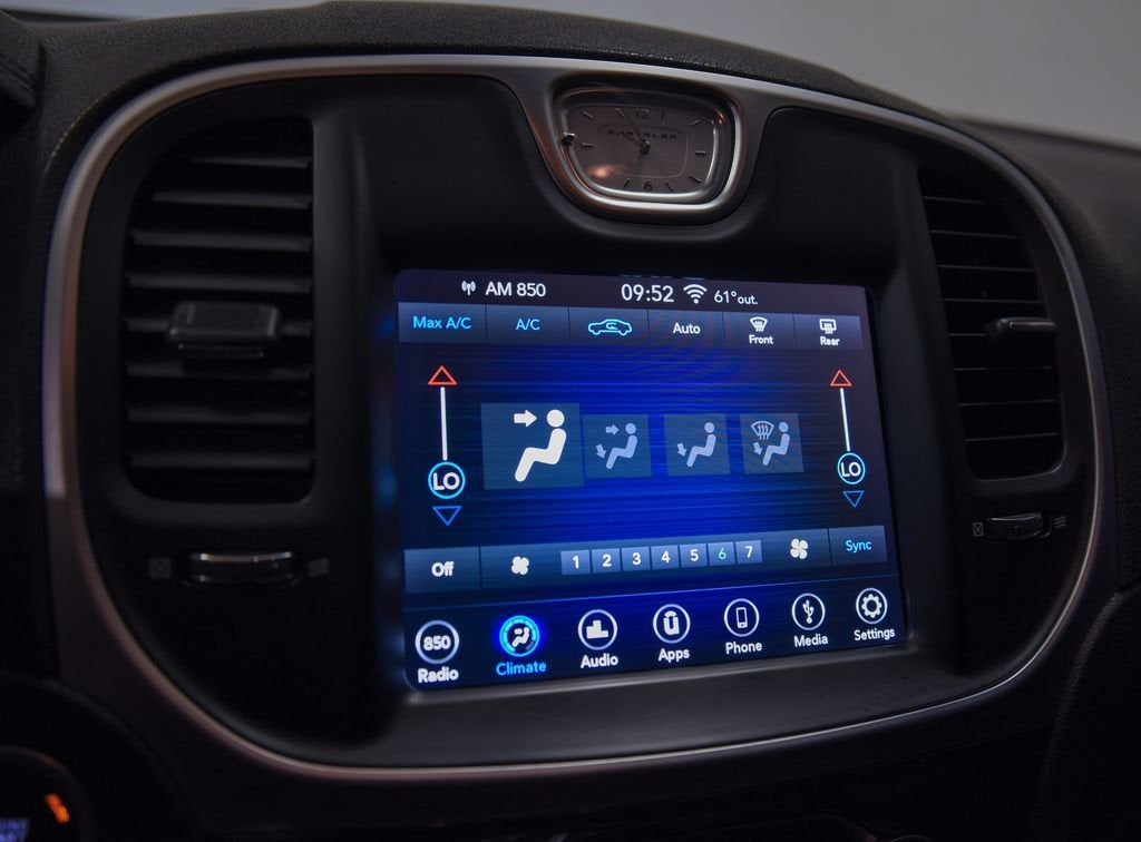 2019 Chrysler 300 Touring