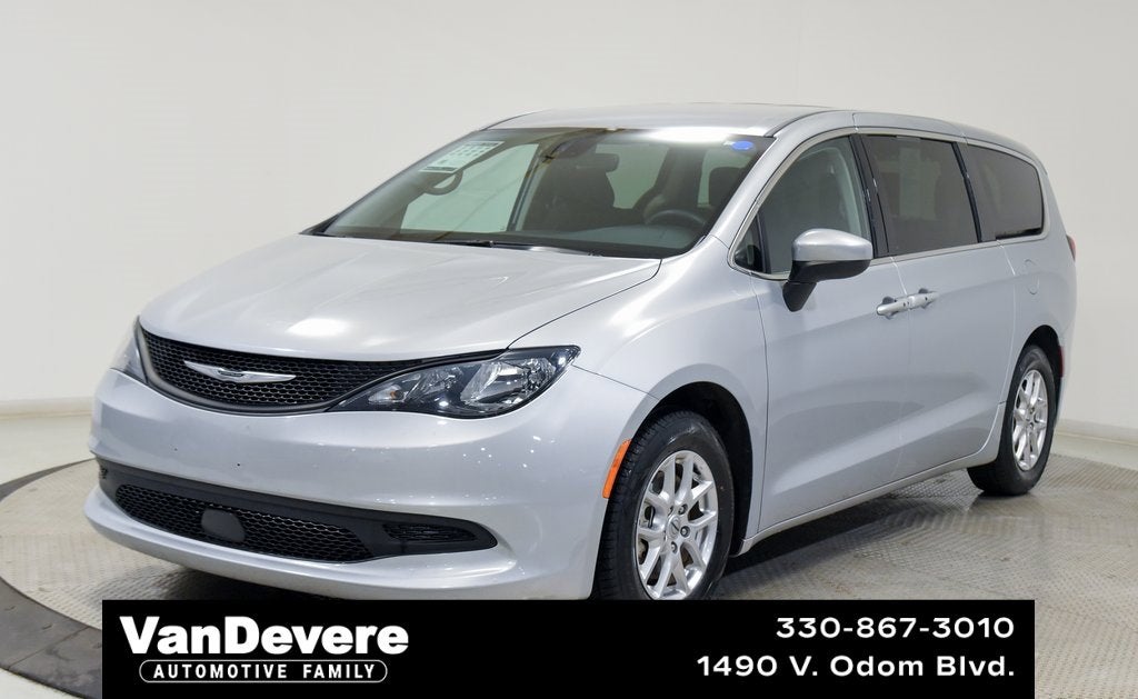 2023 Chrysler Voyager LX