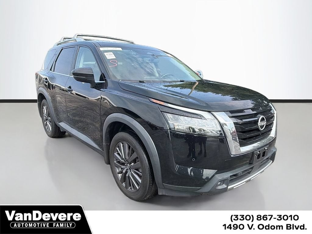 2024 Nissan Pathfinder SL