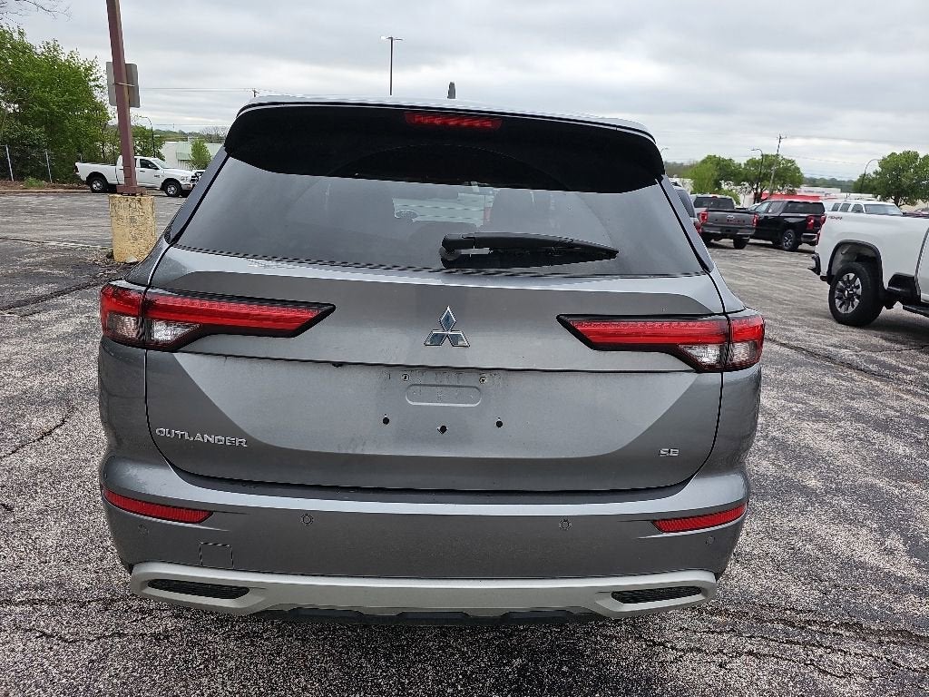 2022 Mitsubishi Outlander SE