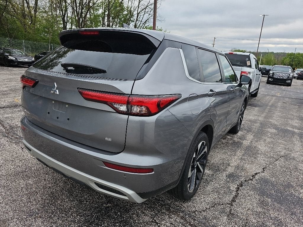 2022 Mitsubishi Outlander SE