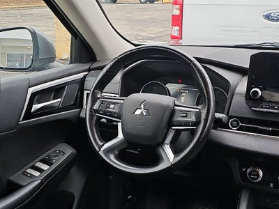 2022 Mitsubishi Outlander SE
