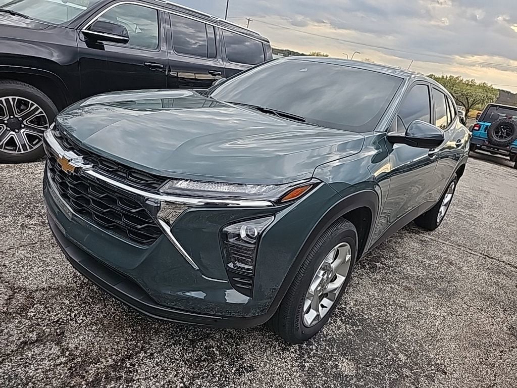 2025 Chevrolet Trax LS