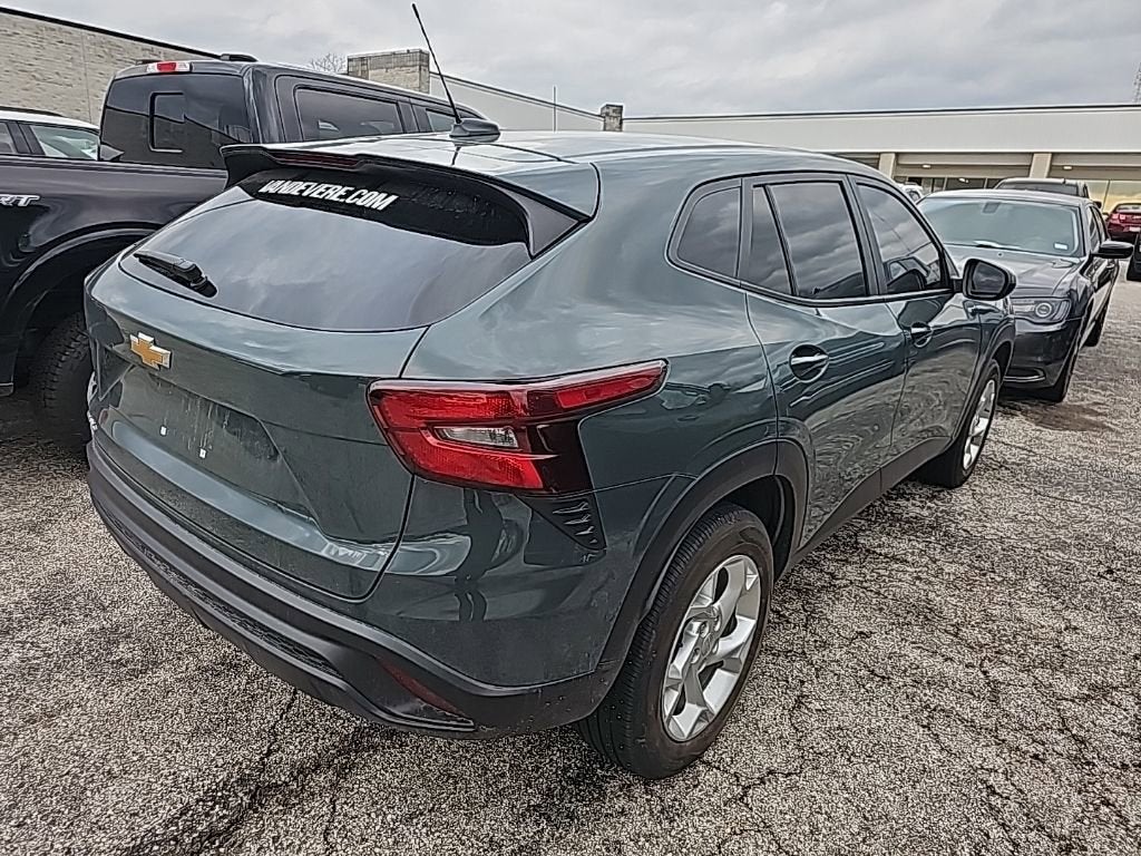 2025 Chevrolet Trax LS