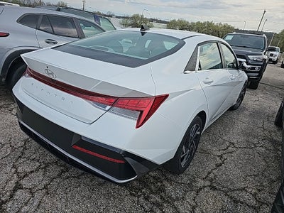 2025 Hyundai Elantra SEL Convenience