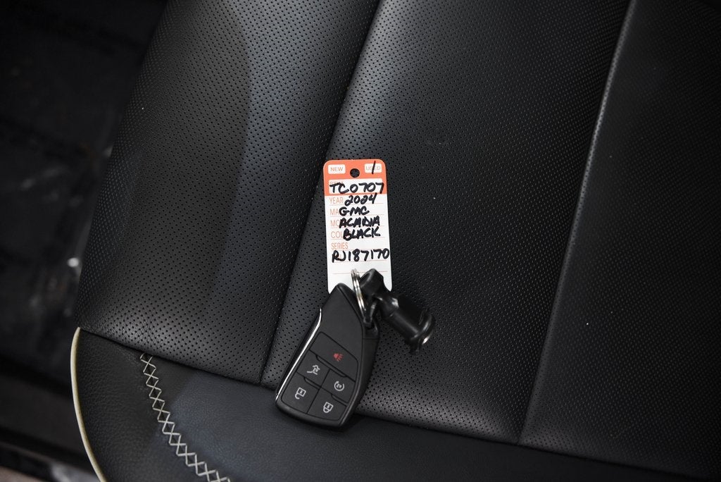 2024 GMC Acadia Denali