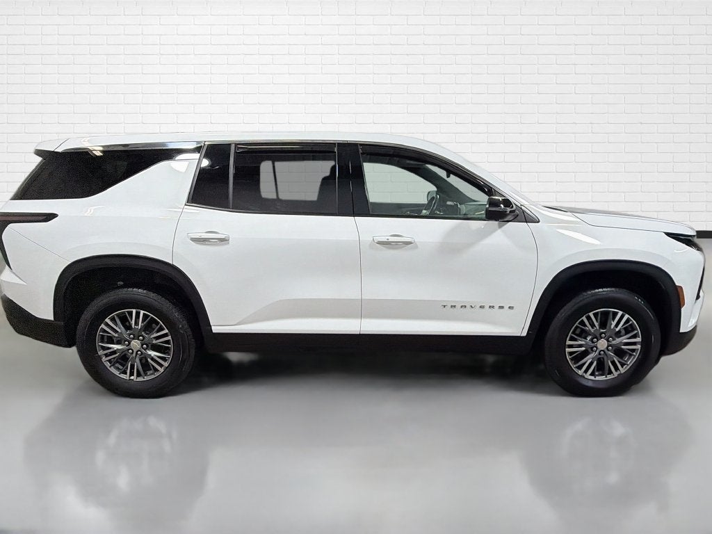 2024 Chevrolet Traverse LS