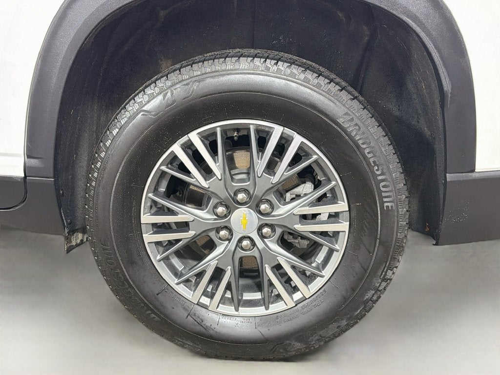2024 Chevrolet Traverse LS