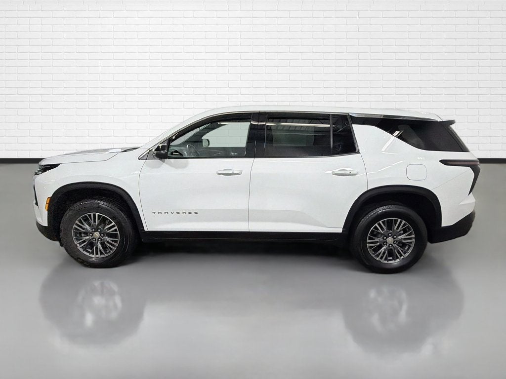 2024 Chevrolet Traverse LS