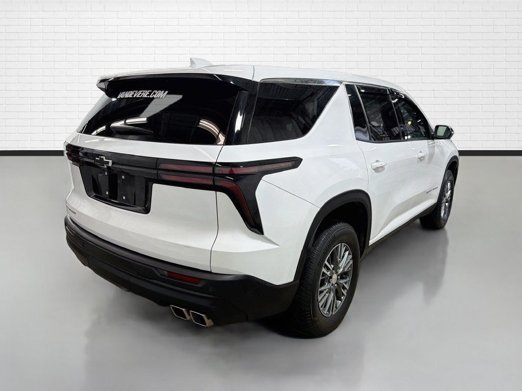 2024 Chevrolet Traverse LS