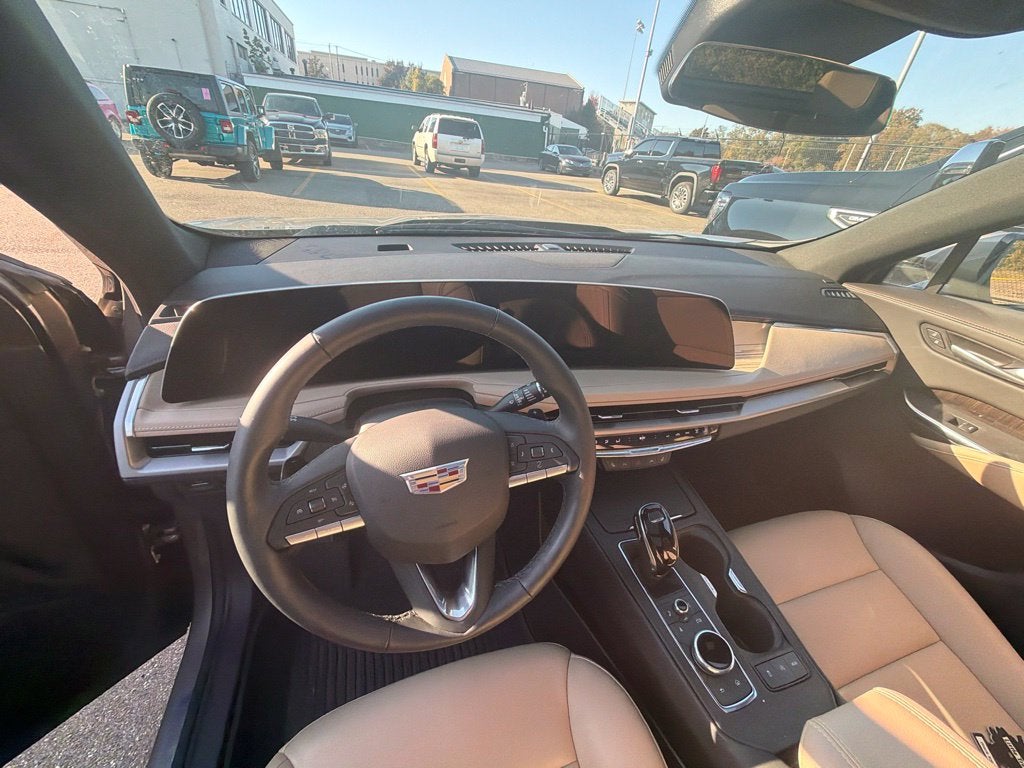 2025 Cadillac XT4 Premium Luxury