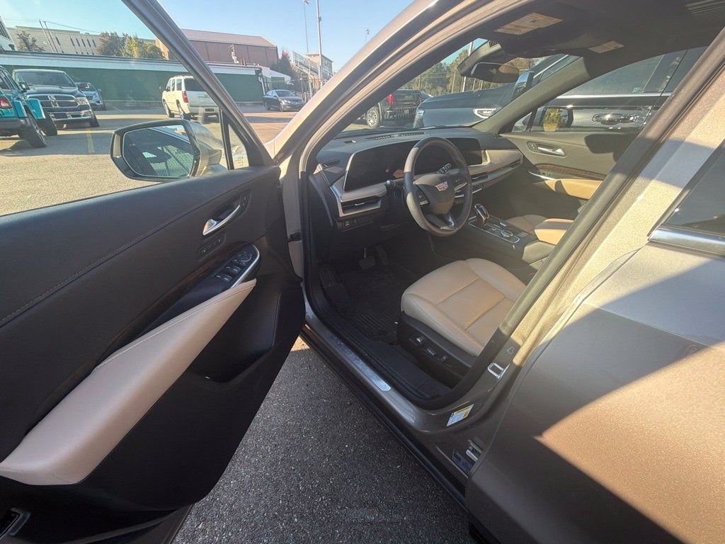 2025 Cadillac XT4 Premium Luxury