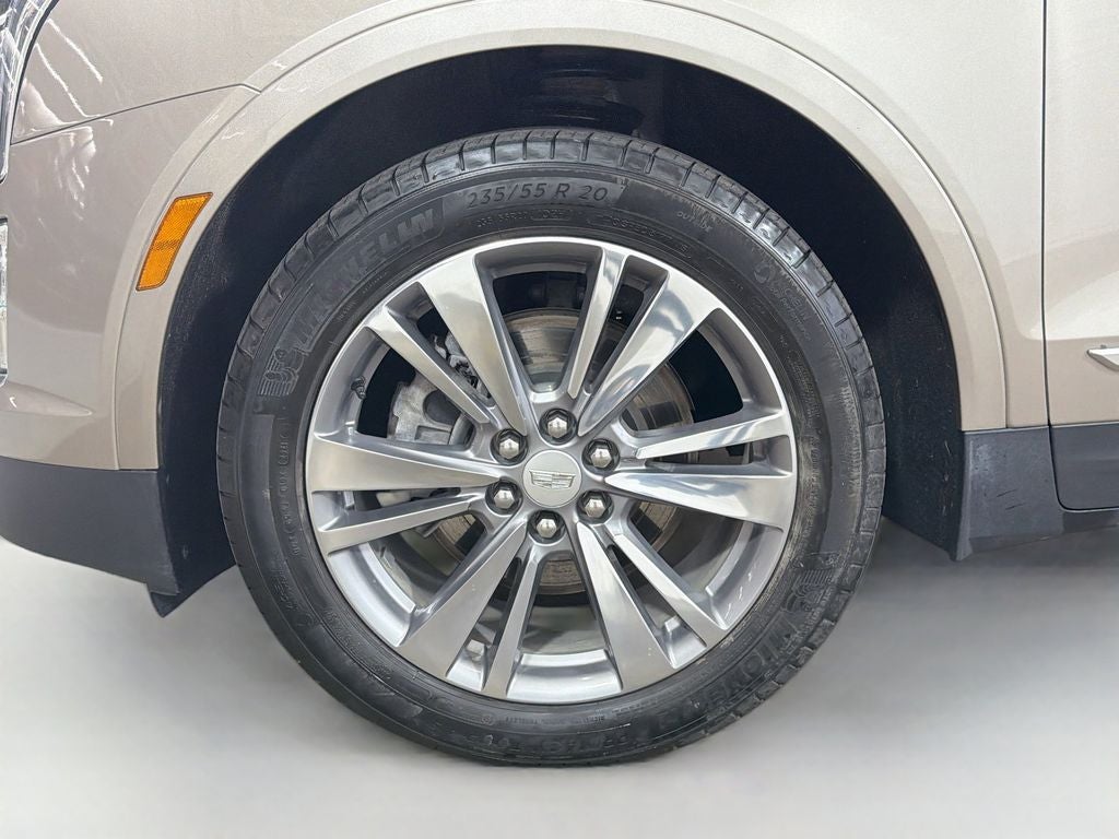2022 Cadillac XT5 Premium Luxury