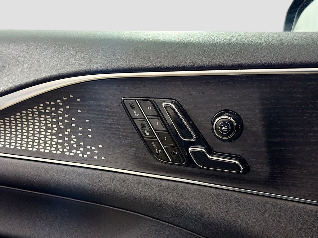 2023 Cadillac LYRIQ Luxury