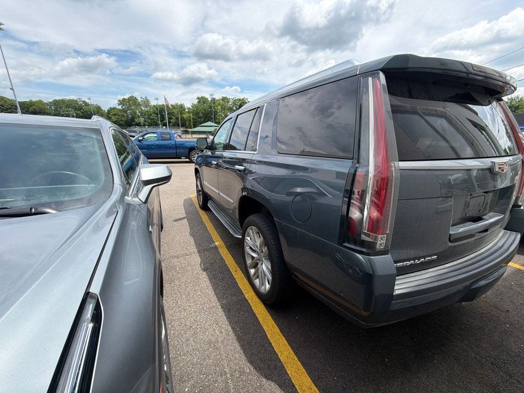 2019 Cadillac Escalade Luxury