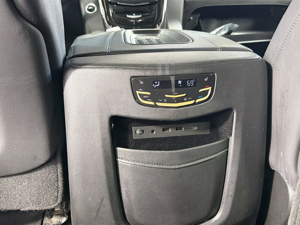 2017 Cadillac Escalade Luxury
