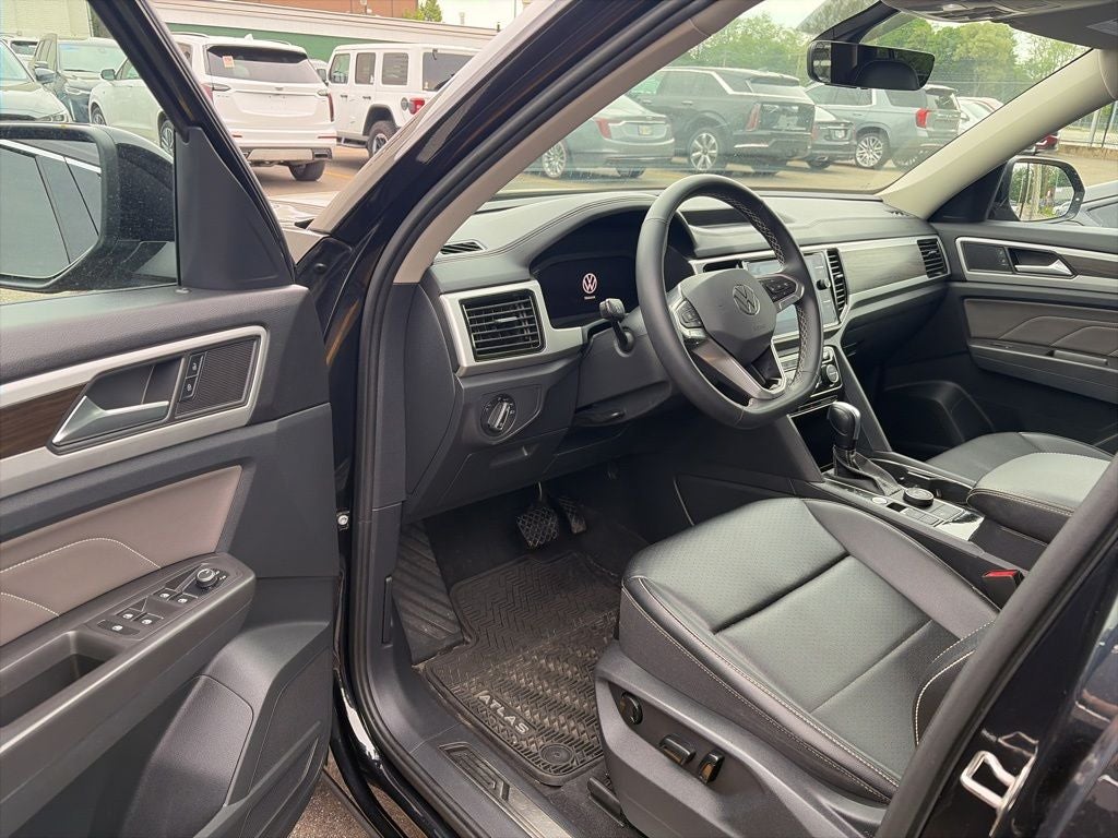 2022 Volkswagen Atlas 2.0T SE w/Technology