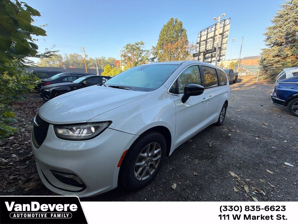 2024 Chrysler Pacifica Touring L