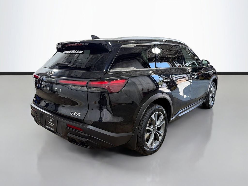 2023 INFINITI QX60 LUXE