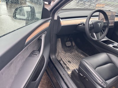 2024 Tesla Model Y Long Range