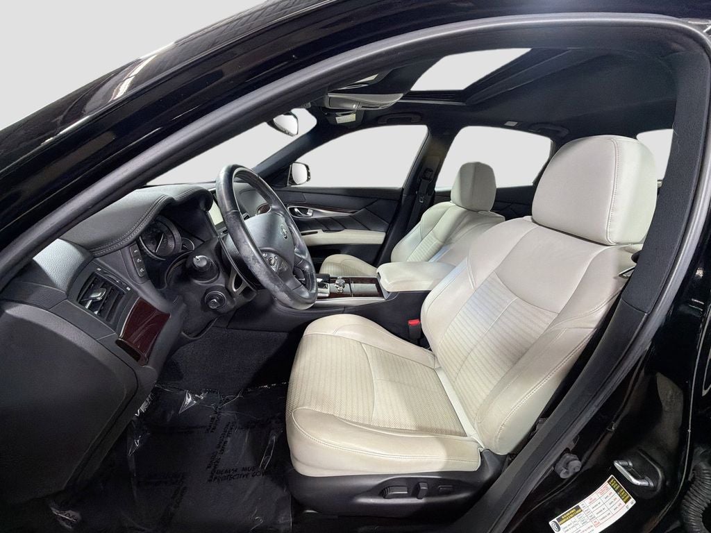 2016 INFINITI Q70 3.7X