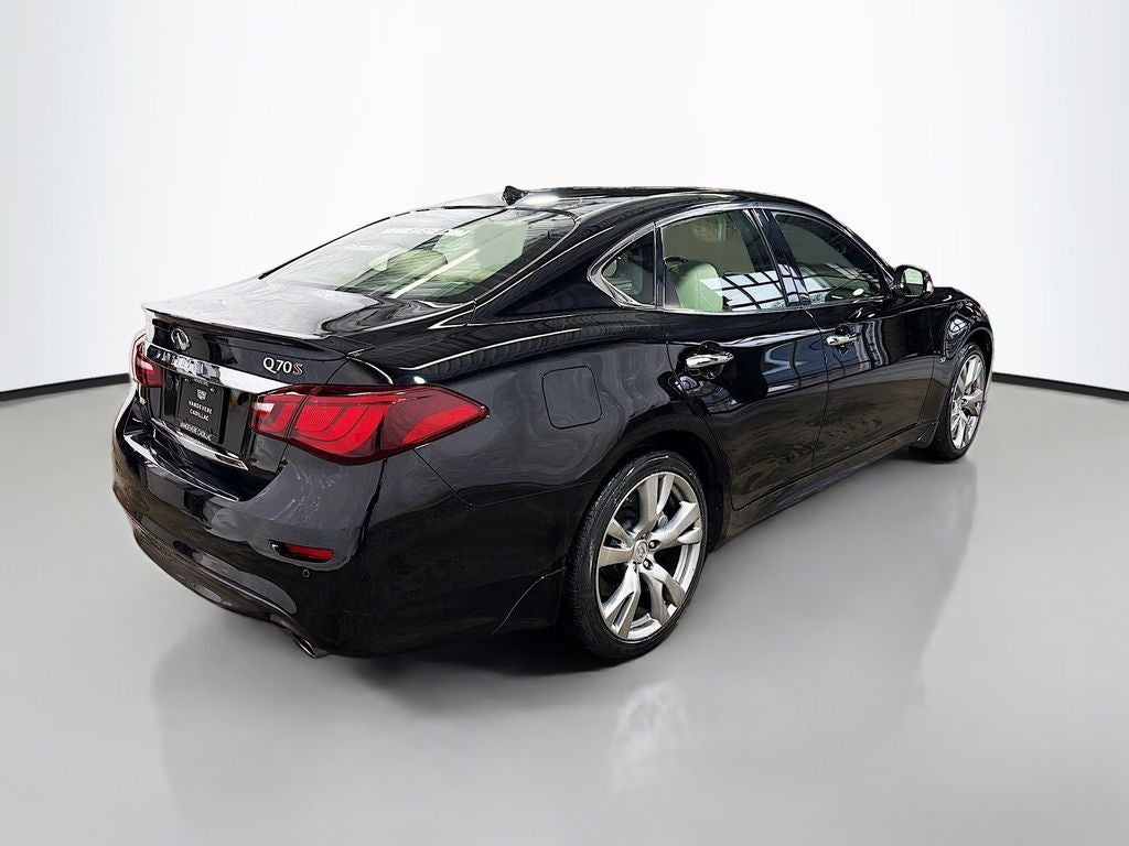 2016 INFINITI Q70 3.7X