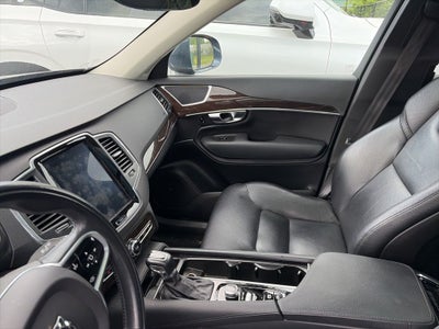 2019 Volvo XC90 T6 Momentum
