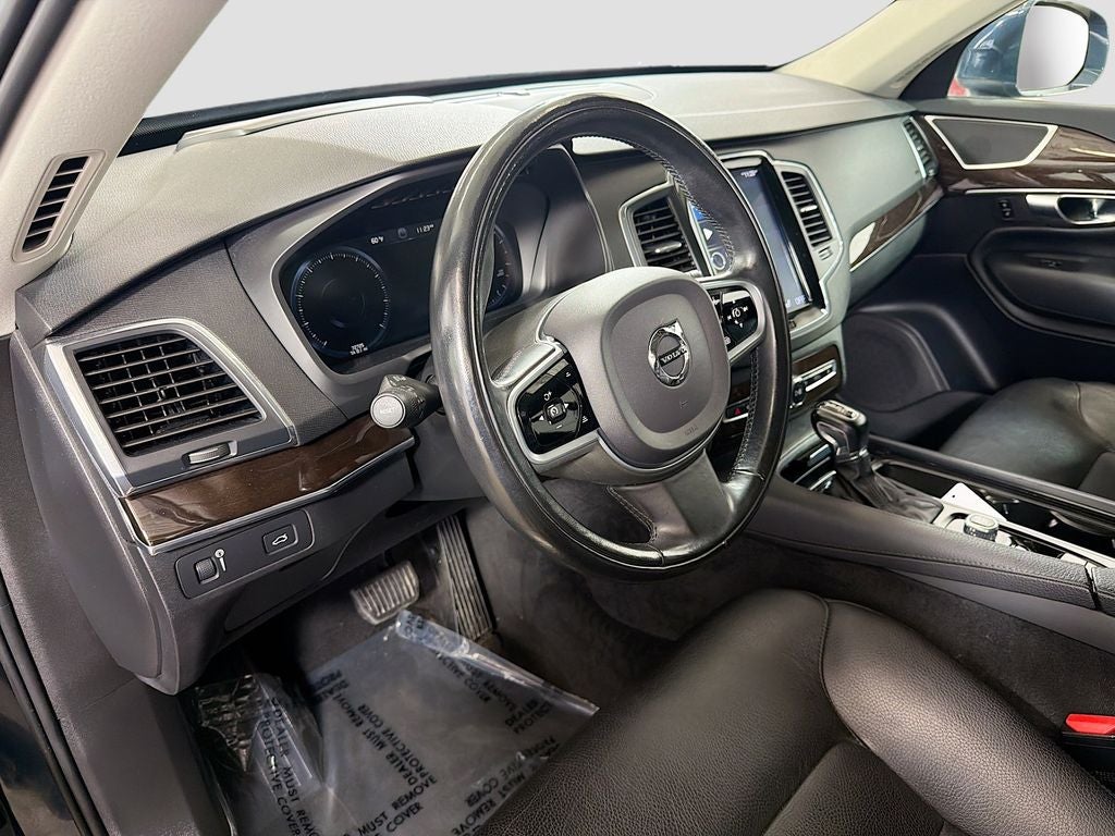 2019 Volvo XC90 T6 Momentum