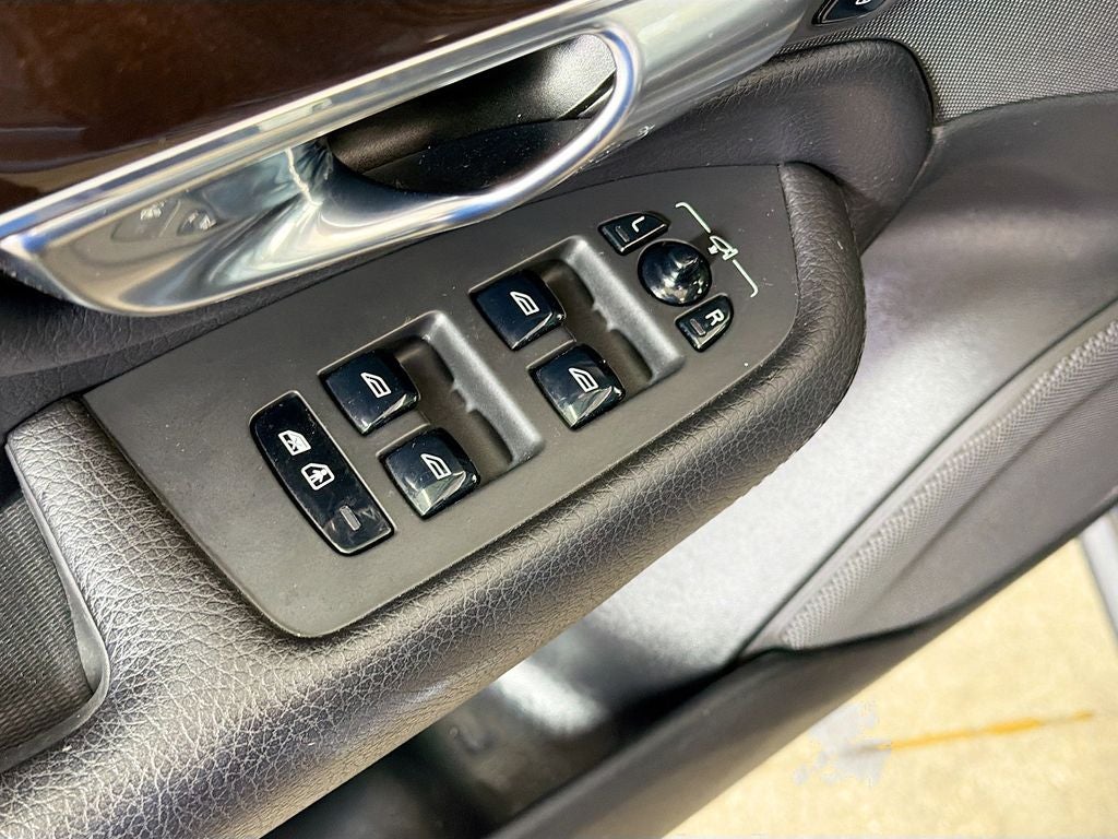 2019 Volvo XC90 T6 Momentum