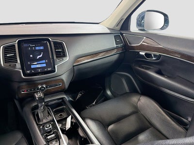 2019 Volvo XC90 T6 Momentum